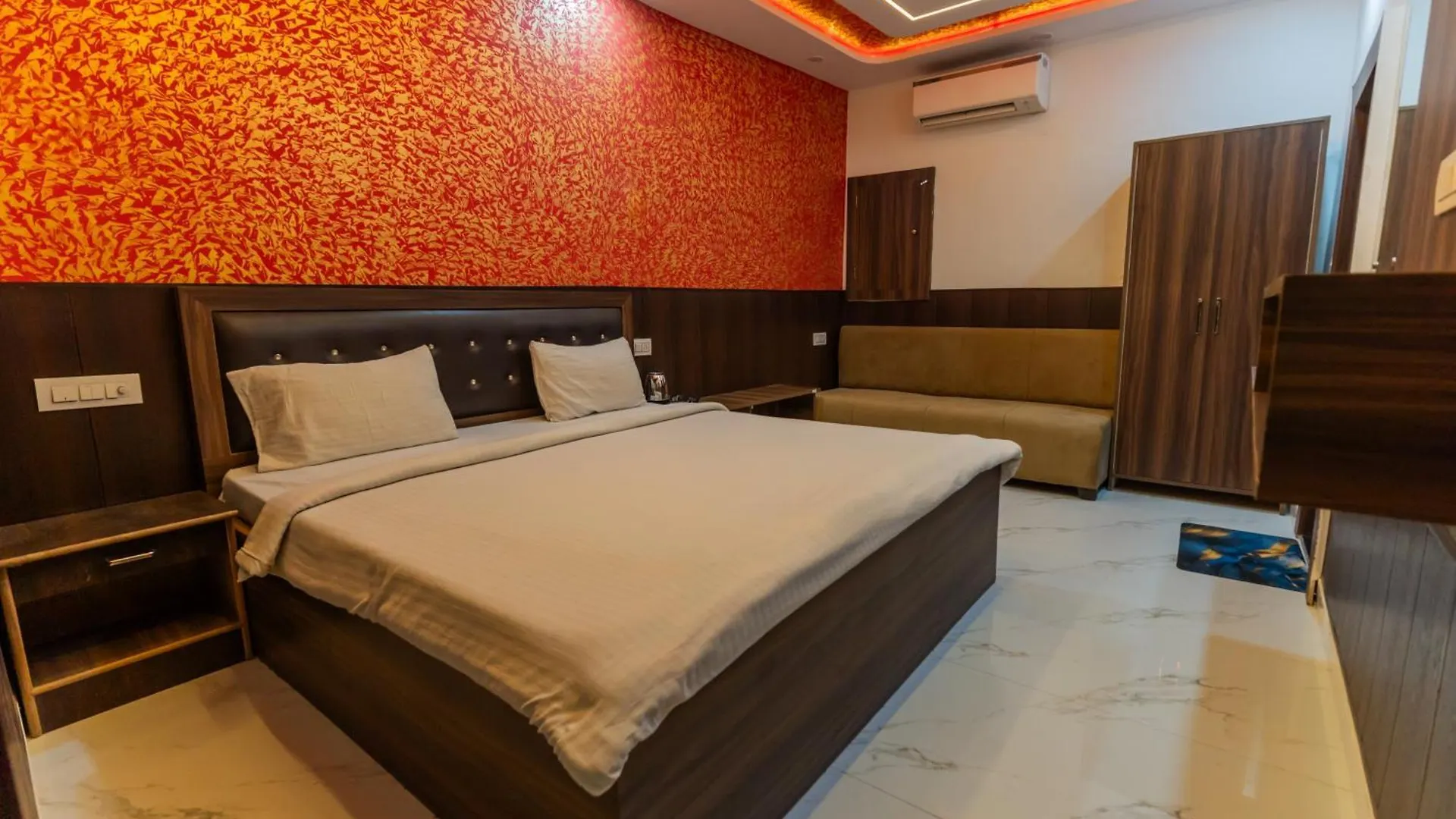 Big Brother Hostel Hotel Agra  0*, Agra (Uttar Pradesh)