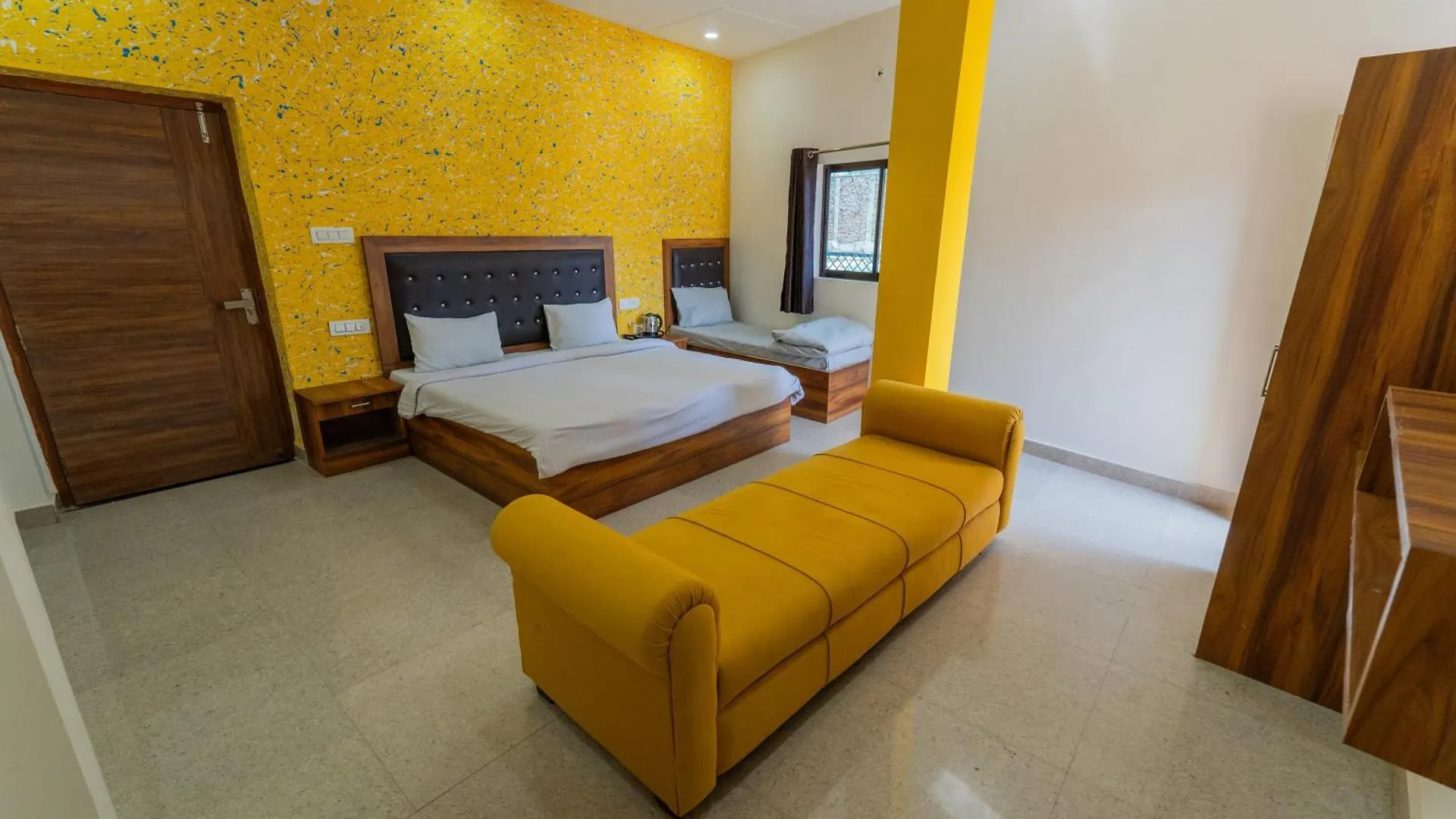 Big Brother Hostel Hotel Agra
