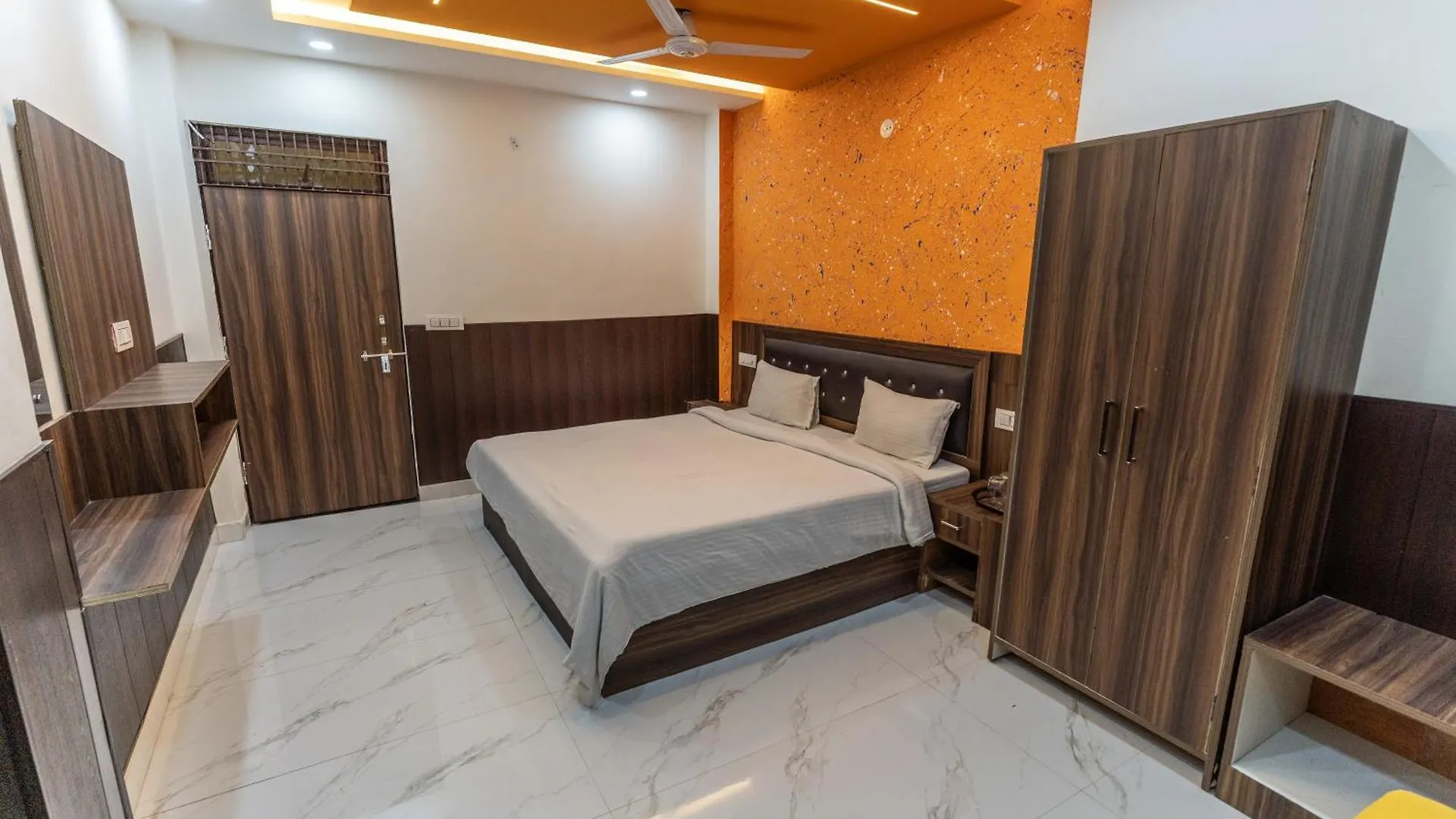 Big Brother Hostel Hotel Agra  Agra (Uttar Pradesh)
