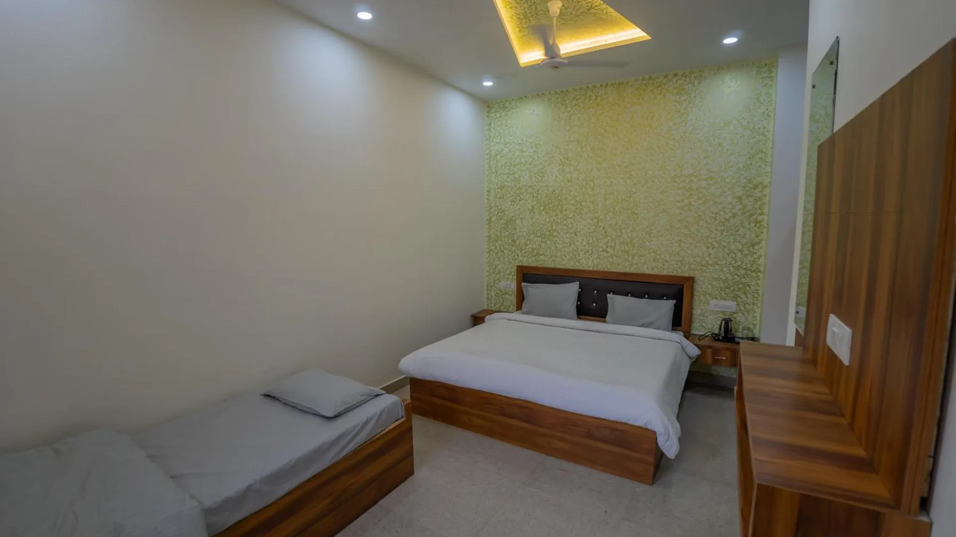 Big Brother Hostel Hotel Agra